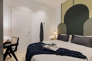 3 室のベッドルーム、アイロン / アイロン台、WiFi、ベッドシーツ
