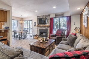 Smart TV, fireplace, table tennis