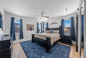 4 slaapkamers, een bureau, gratis wifi, beddengoed