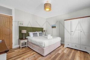 3 Schlafzimmer, Bügeleisen/Bügelbrett, WLAN, Bettwäsche