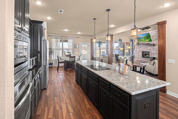 Fridge, microwave, stovetop, dishwasher - Luxury 4BR Retreat+ Pool+Hot Tub & Pickleball (Prairie Grove)