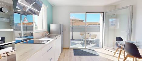 Kühlschrank, Mikrowelle, Ofen, Geschirrspüler