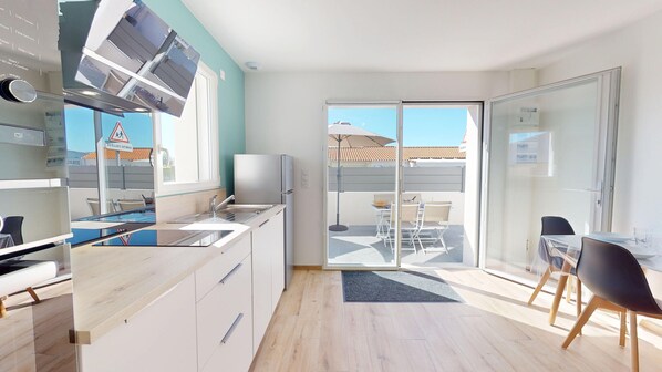 Fridge, microwave, oven, dishwasher