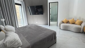 6 slaapkamers, een strijkplank/strijkijzer, gratis wifi, beddengoed