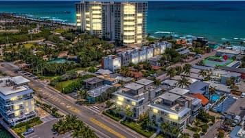 Overlooking the ocean, this high-rise hotel offers stunning views of the coastal area.