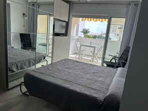 Fer et planche à repasser, Wi-Fi, draps fournis