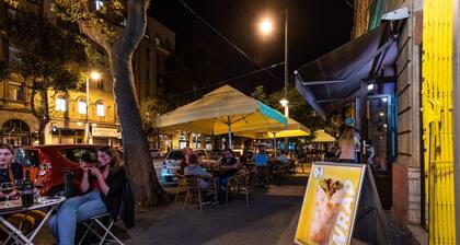 Charming 1-bedroom apartment with AC and WiFi in Budapest