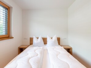4 bedrooms, individually furnished, bed sheets