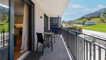 House | Balcony