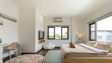 9 bedrooms, iron/ironing board, WiFi, bed sheets