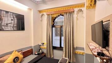 Deluxe Single Room | Free WiFi, bed sheets