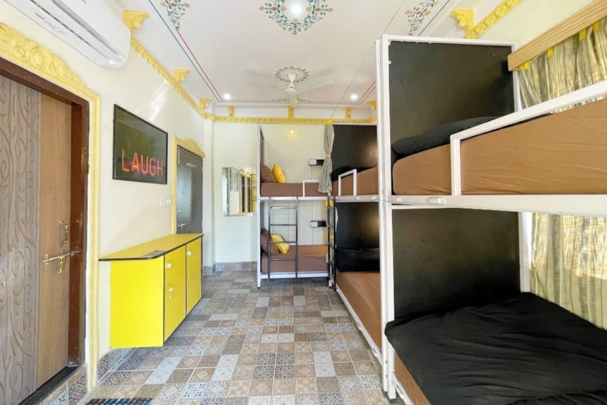 Bed in 6 Bed Mixed Dormitory | Free WiFi, bed sheets