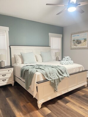 4 bedrooms, iron/ironing board, WiFi, bed sheets