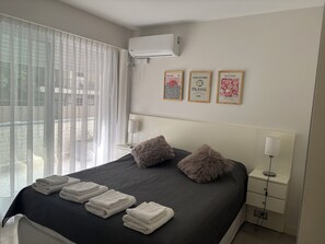 Appartement Prestige, 2 chambres, balcon, vue sur la ville | 1 chambre, literie de qualité, couette en duvet