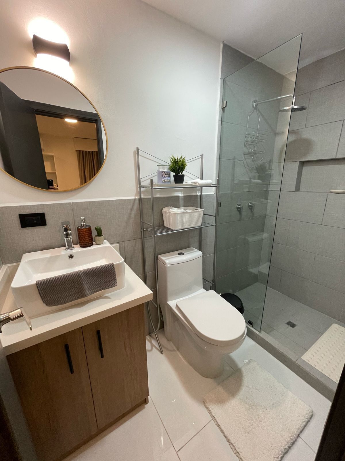 Shower, towels, soap, toilet paper