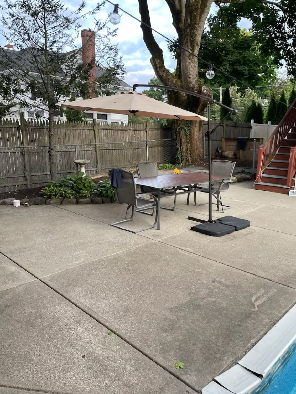 Outdoor dining