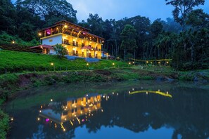 Front of property - The Hosteller Coorg Rainforest, Madikeri (Madikeri)