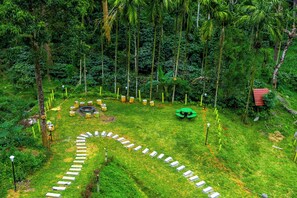 Front of property - The Hosteller Coorg Rainforest, Madikeri (Madikeri)