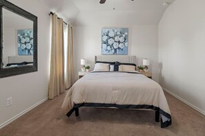 3 Schlafzimmer, Zimmersafe, Schreibtisch, Bügeleisen/Bügelbrett