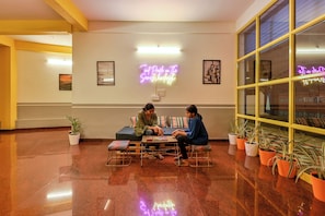 Reception - The Hosteller Fort Kochi (Kochi)