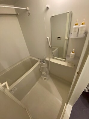 Hårtørrer, bidet, håndklæder, Sæbe