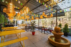 Dining - The Hosteller Kasol, Riverside (Bhuntar)