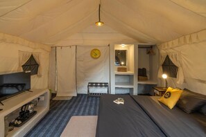 Deluxe Swiss Tent | Bed sheets - The Hosteller Kasol, Riverside (Bhuntar)