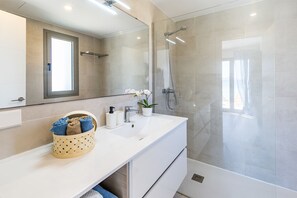 Hair dryer, towels