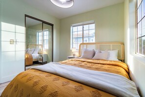 3 chambres, fer et planche à repasser, Wi-Fi, draps fournis