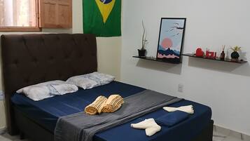1 quarto, escrivaninha, Wi-Fi, roupa de cama