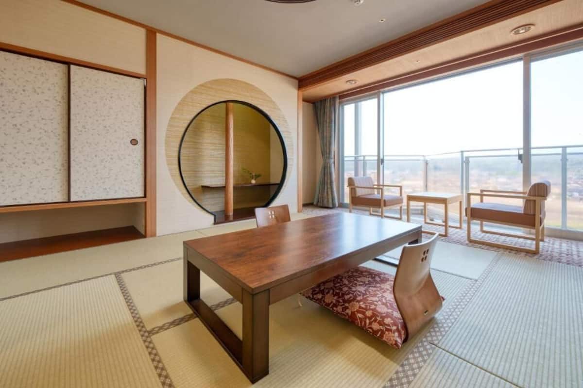 Standardzimmer, Nichtraucher (Japanese-style, 8 Tatami-mats (34sqm)) | Schreibtisch, kostenloses WLAN