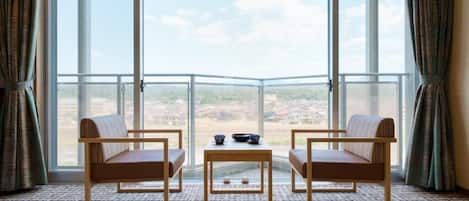 Desk, free WiFi