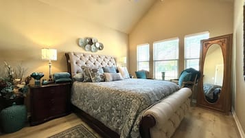 2 bedrooms, desk, iron/ironing board, free WiFi