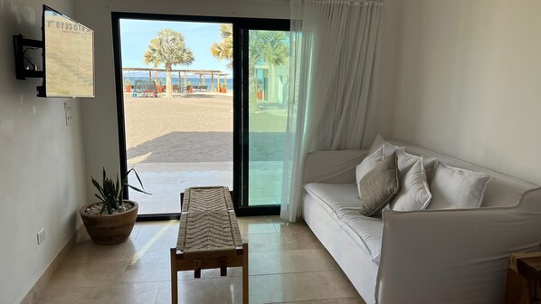 Habitación económica, vista parcial al mar | Wifi gratis 