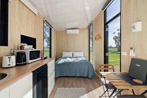 1 bedroom, bed sheets