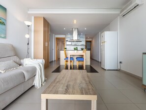 TV - Voramar by Interhome (Cambrils)