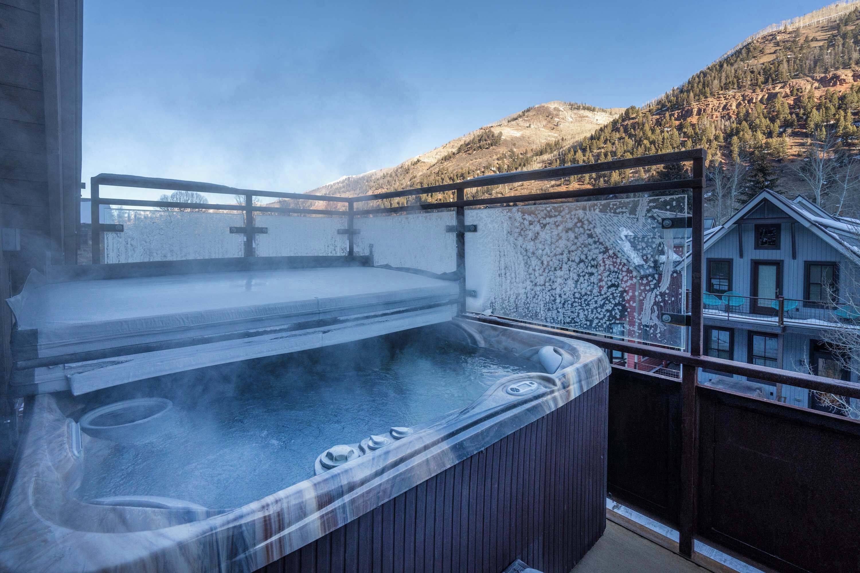 Tina de hidromasaje al aire libre