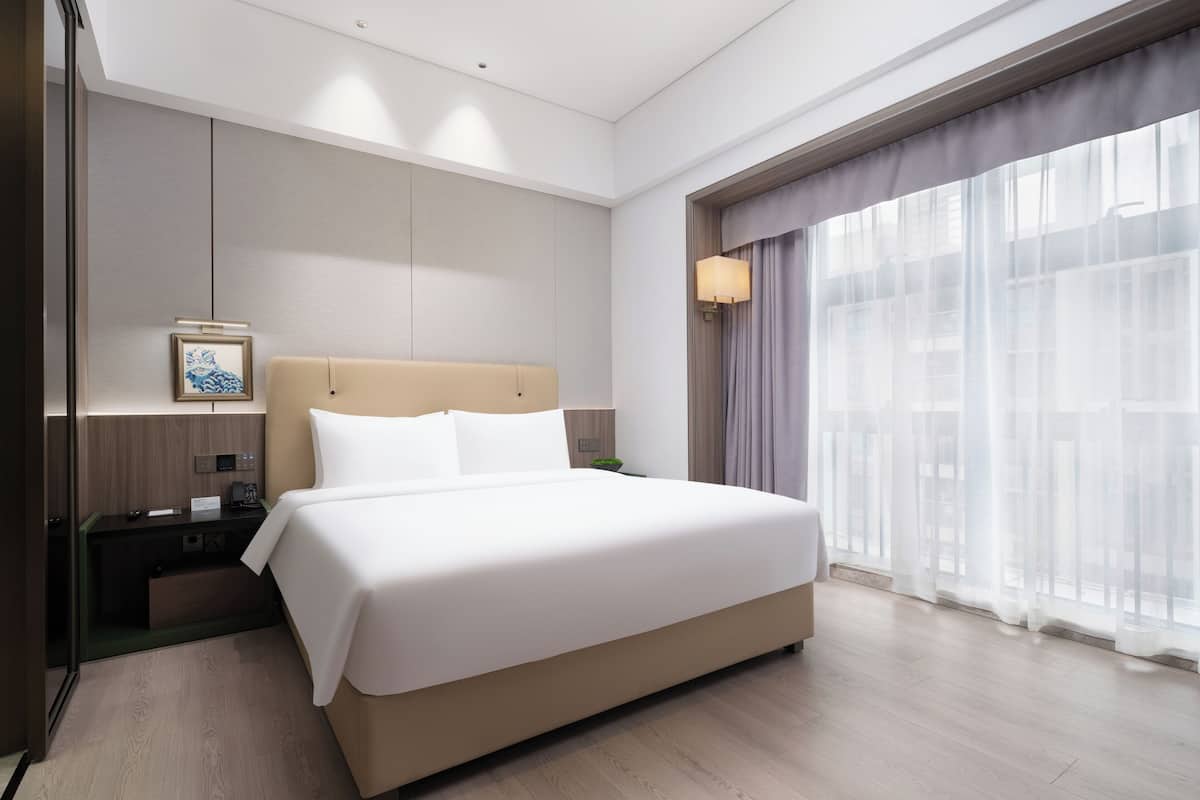 1 bedroom, in-room safe, desk, laptop workspace