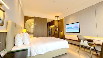 In-room safe, desk, laptop workspace, blackout drapes