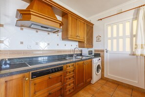 Fridge, microwave, coffee/tea maker, electric kettle