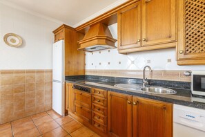 Fridge, microwave, coffee/tea maker, electric kettle