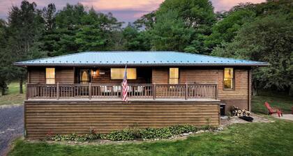 Mountain Cabin w Hot Tub, Deck, Grill & Fire Pit
