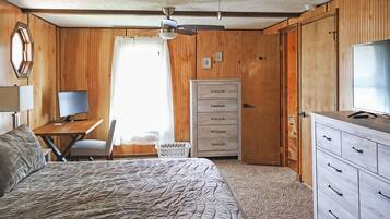 3 habitaciones, tabla de planchar con plancha, wifi y ropa de cama