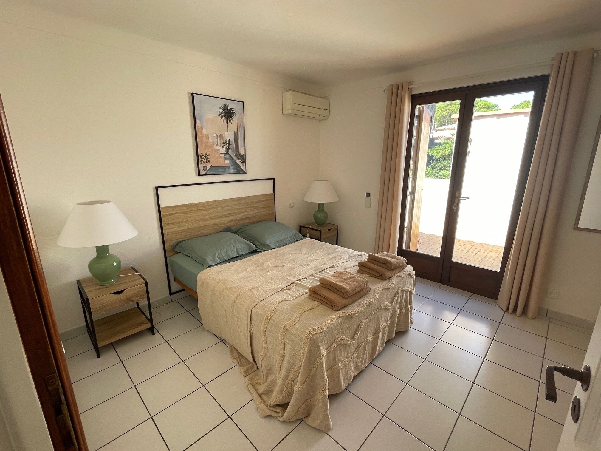 2 slaapkamers, een strijkplank/strijkijzer, wifi