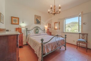 2 sovrum och strykjärn/strykbräda