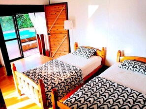 3 habitaciones, escritorio, tabla de planchar con plancha y wifi gratis 