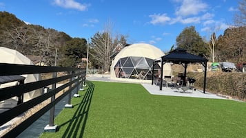 屋外ダイニングエリア