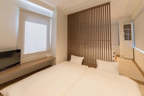 2 bedrooms, desk, WiFi (free), bed sheets