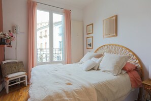 2 chambres, bureau, fer et planche à repasser, accès Internet