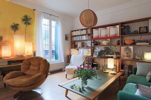 TV, books